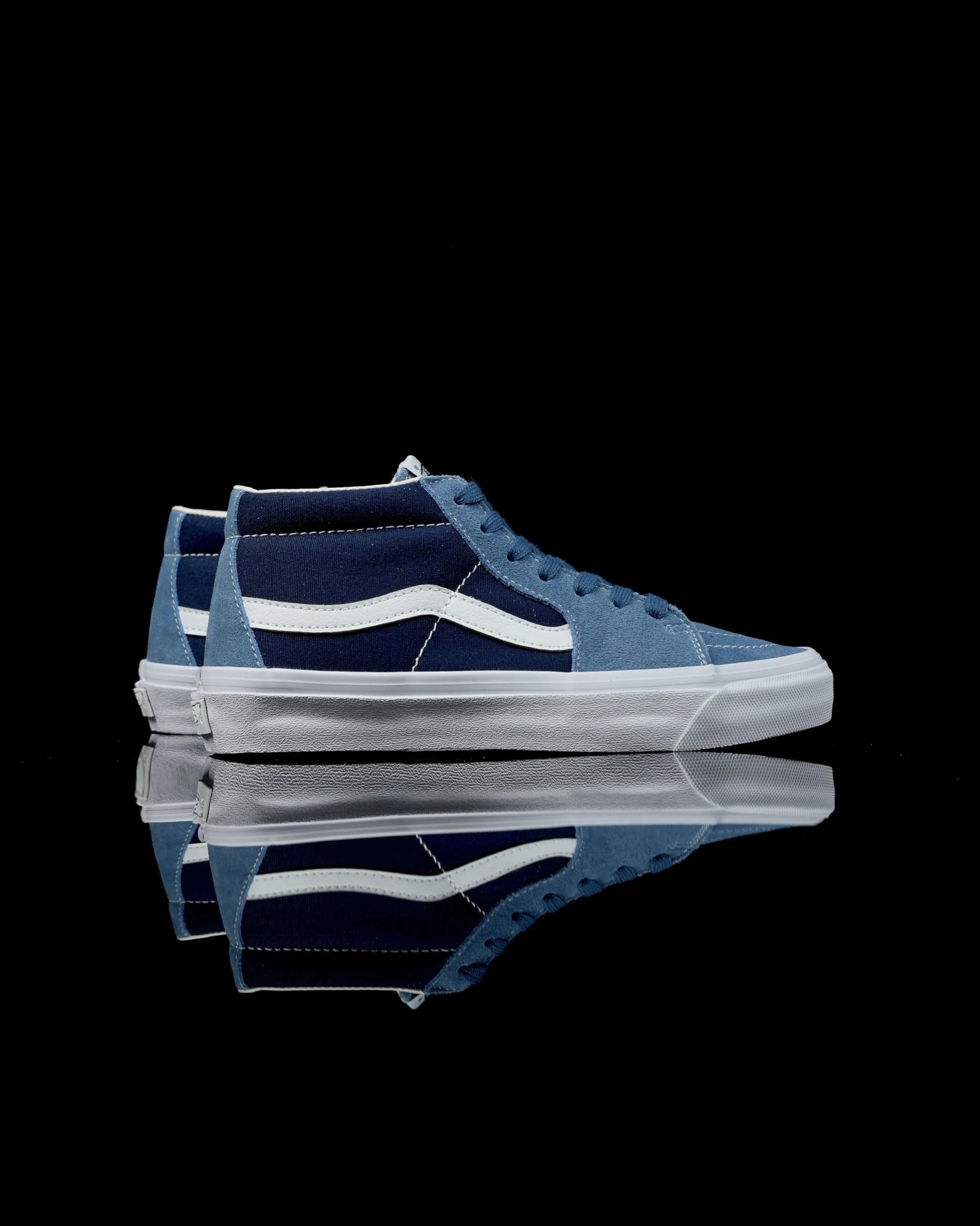 Unisex Suede Skate Sneakers Navy Blue - Gallery Image 3 - Detailed View