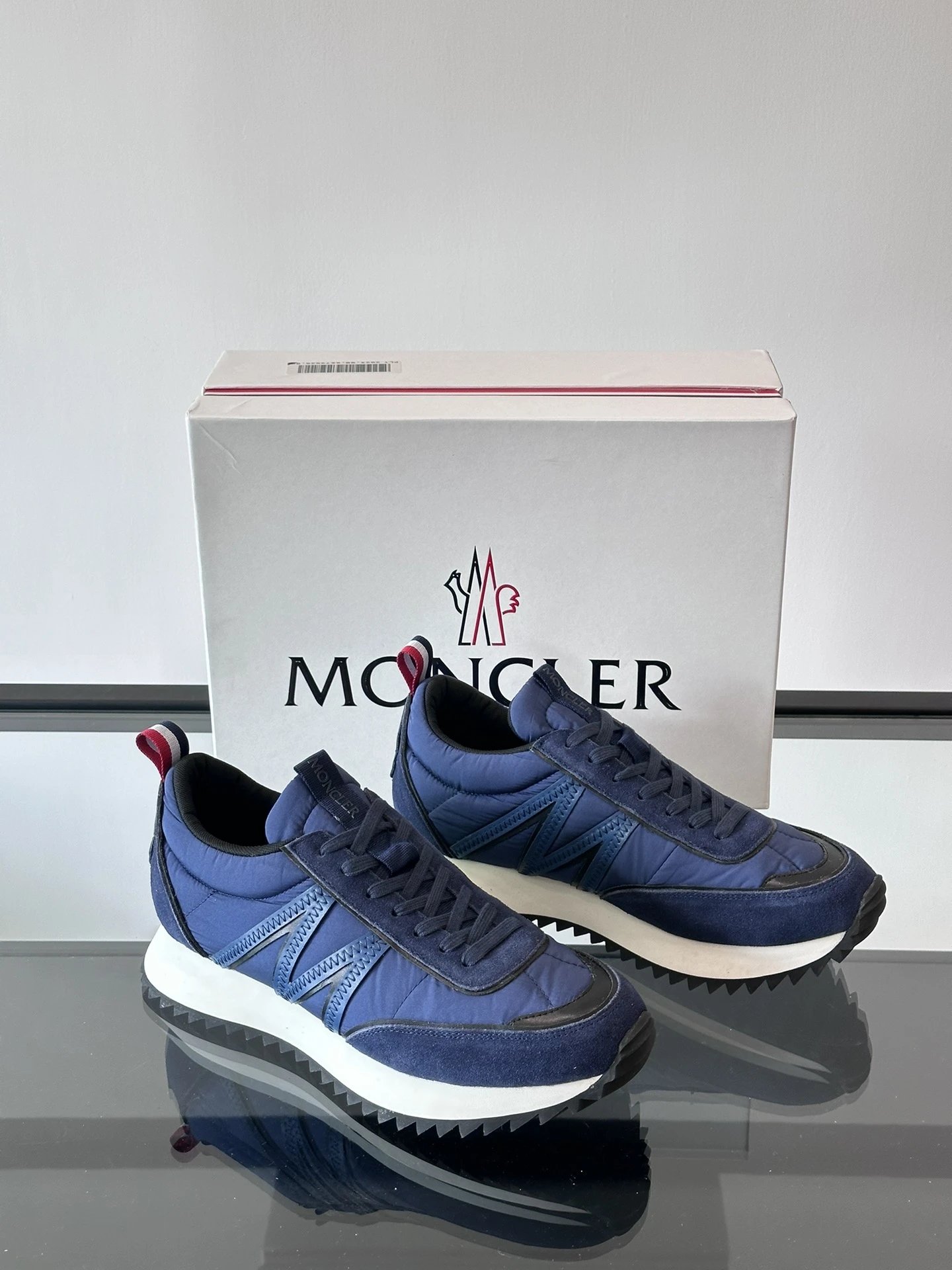 Moncler Pacey Sneakers Blue - Gallery Image 6 - Detailed View