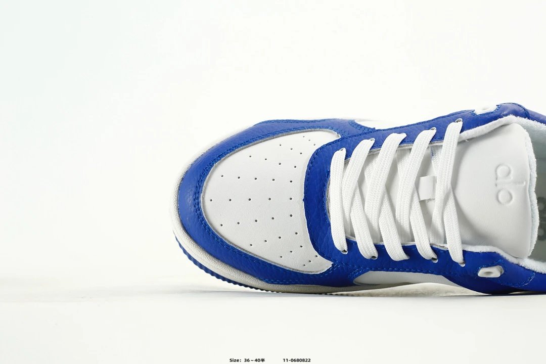 Alo Yoga Runner Sneakers Blue White - Gallery Image 5 - Detailed View