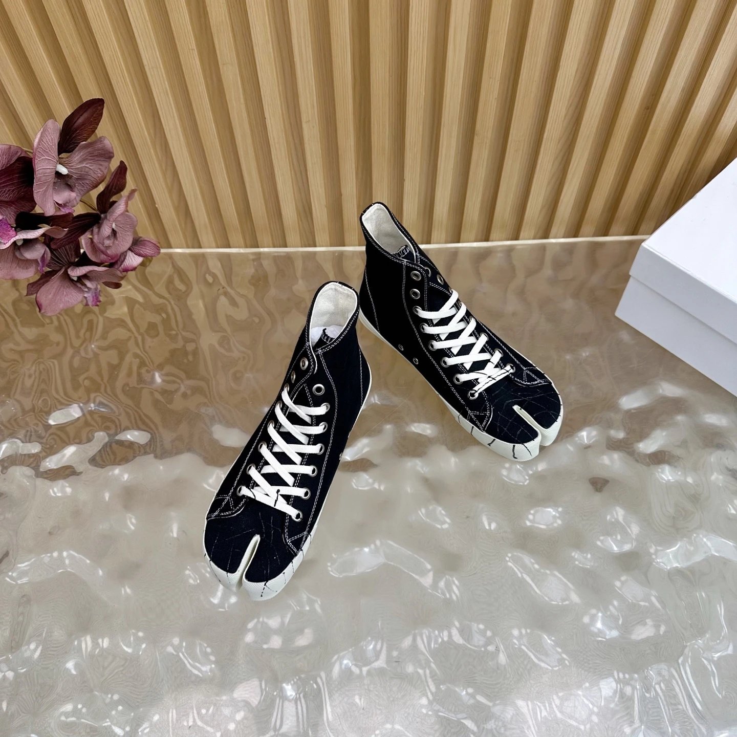 Maison Margiela MM6 Tabi Graffiti Canvas High Sneakers Black - Gallery Image 6 - Detailed View