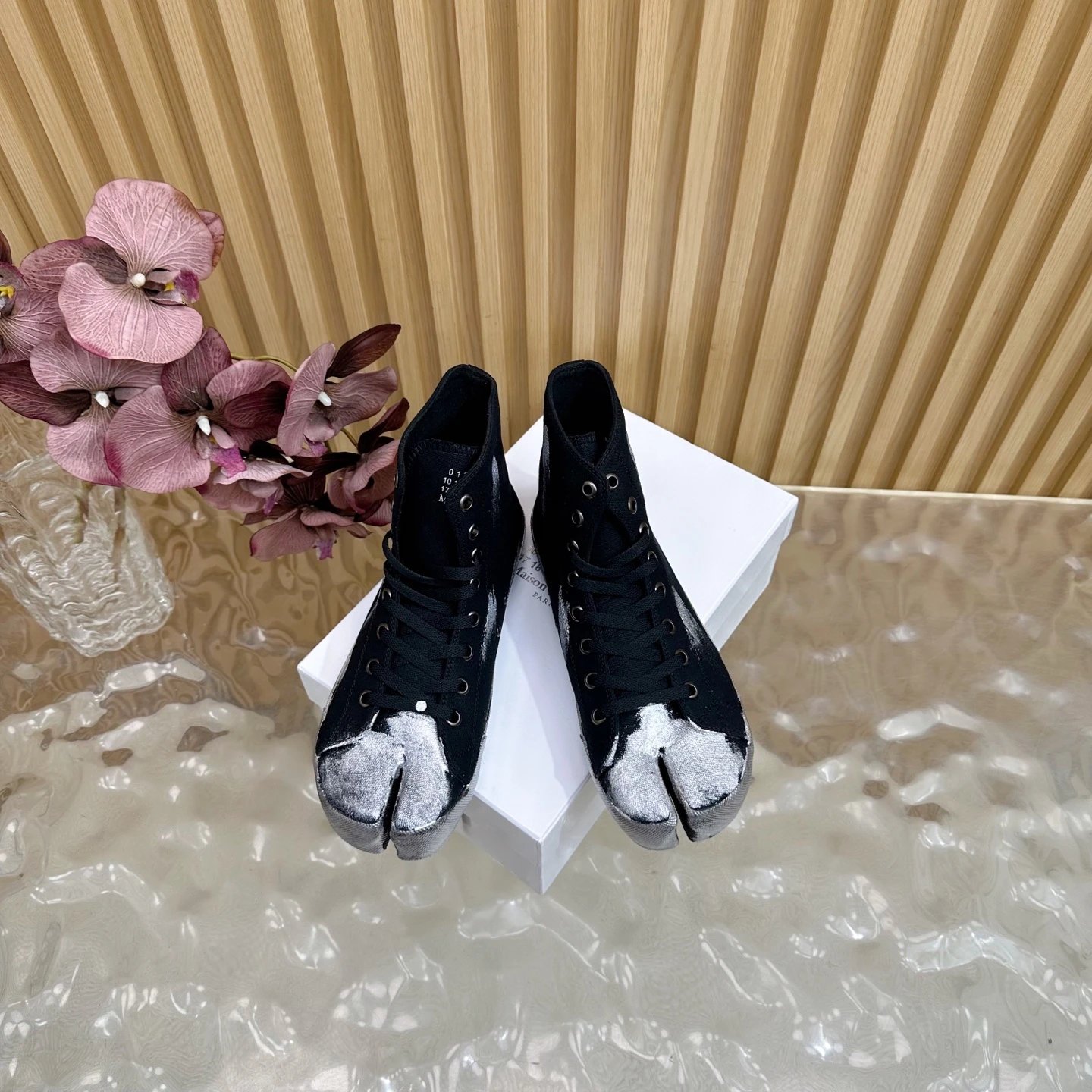 Maison Margiela MM6 Tabi Graffiti Canvas High Sneakers Black - Gallery Image 3 - Detailed View