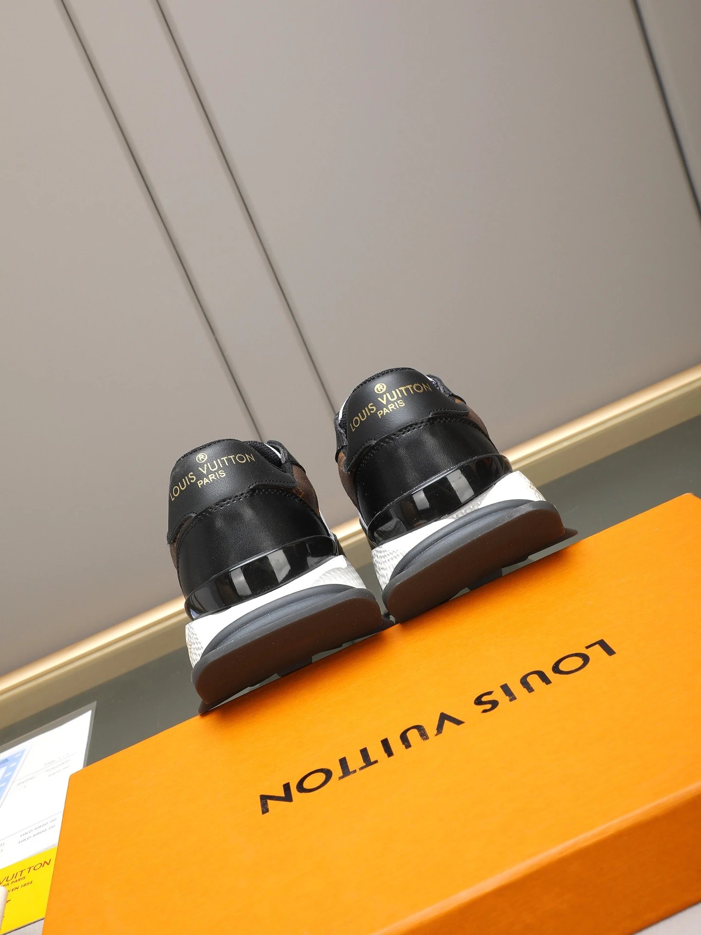 Luxury Calfskin Mesh Runner Sneakers Ivory Black - Gallery Image 5 - Detailed View