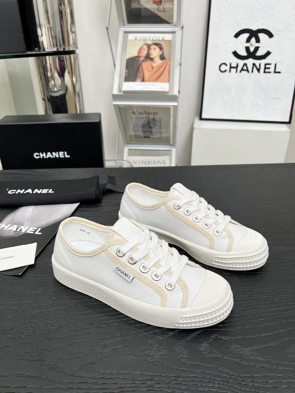 Chanel Vintage Sneakers White - High Quality Product Image - Cnfans