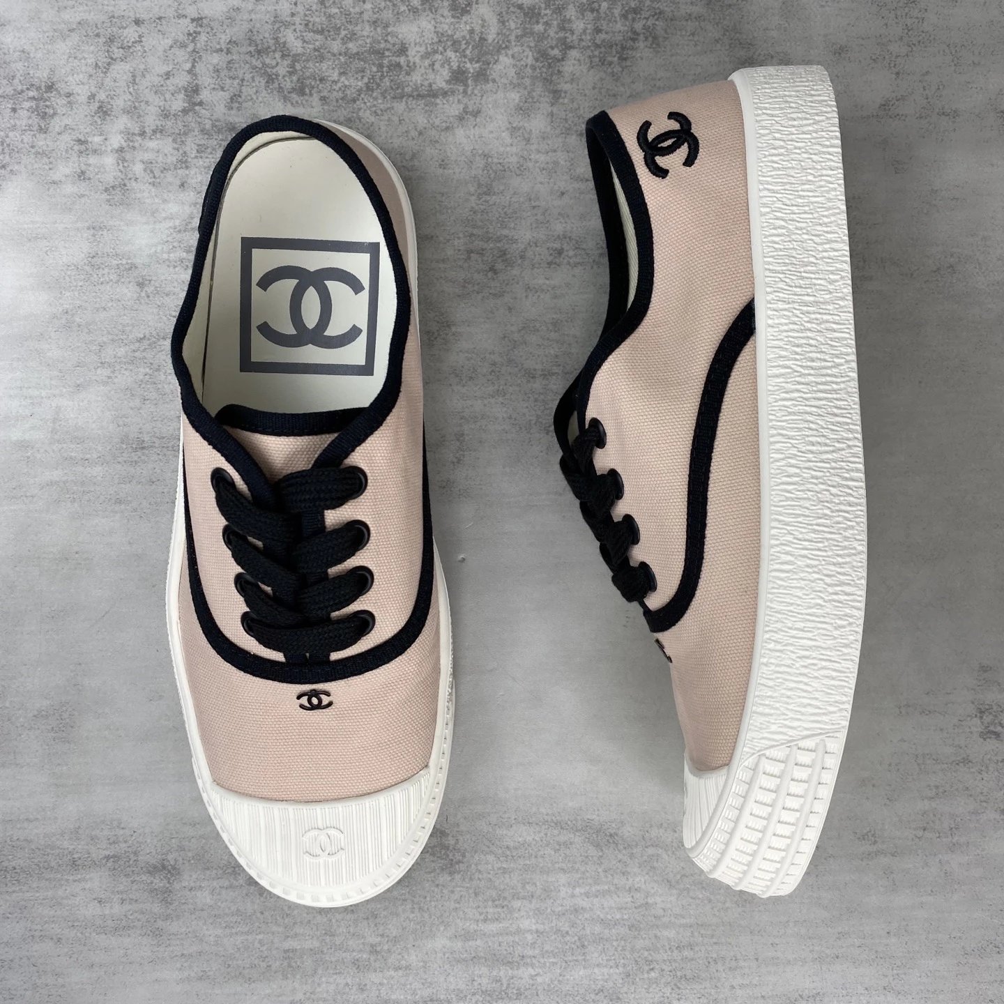 Vintage Canvas Low Top Sneakers with Ivory Blush Trim - Gallery Image 3 - Detailed View