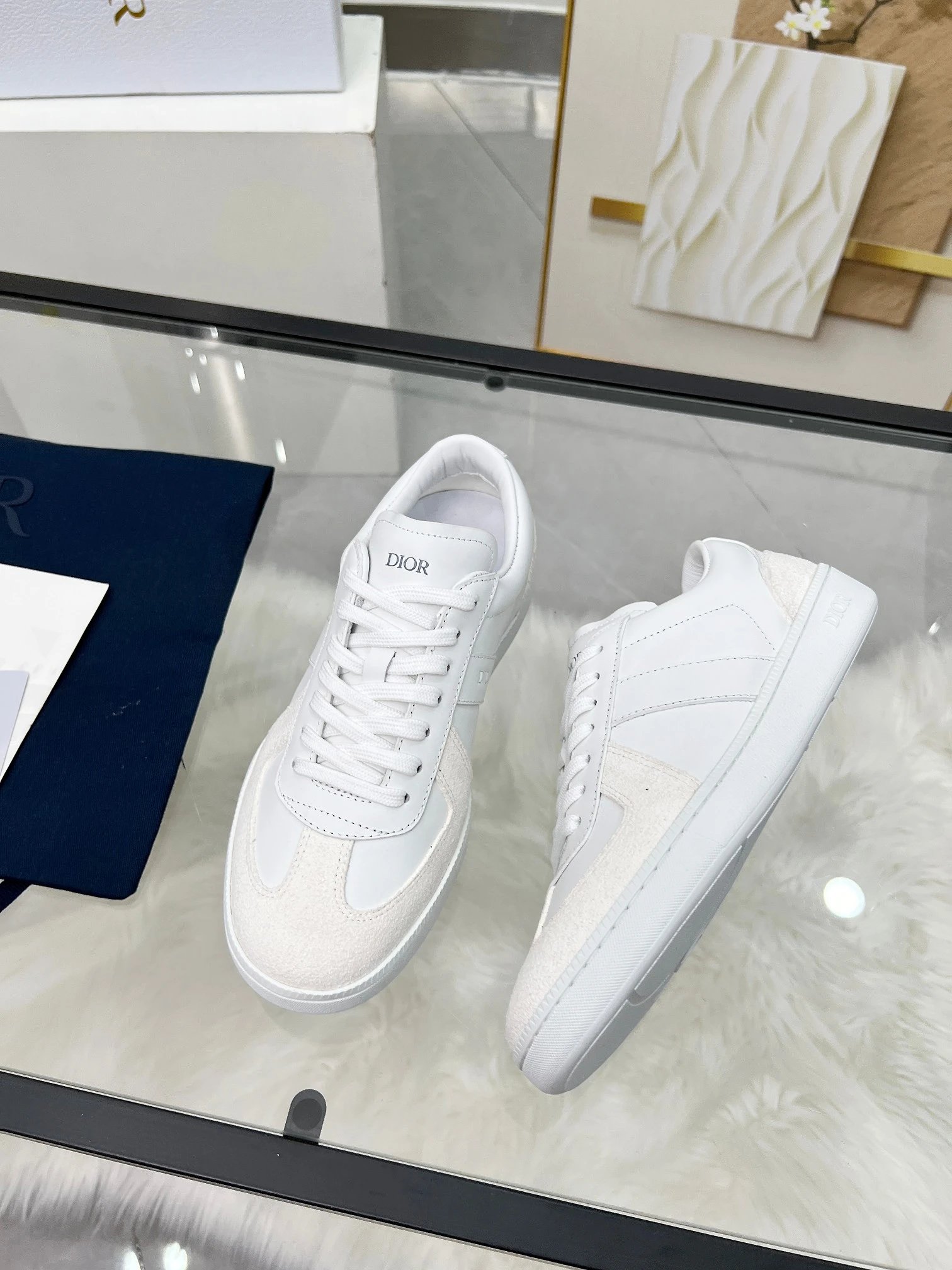 Dior B01 Leather Sneakers White - Gallery Image 4 - Detailed View