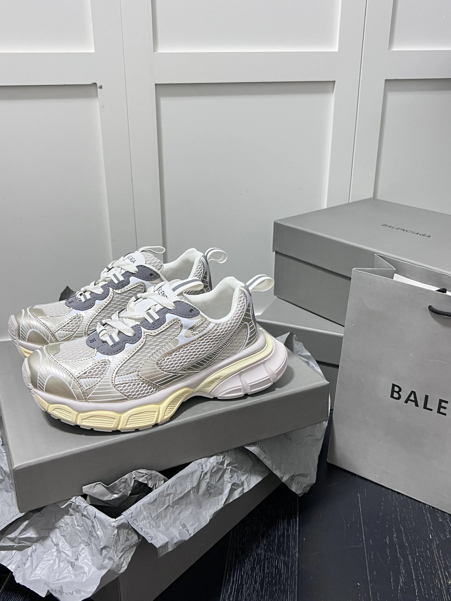 Vintage Dad Sneakers Mesh Leather Chunky Sole Cream - Gallery Image 7 - Detailed View