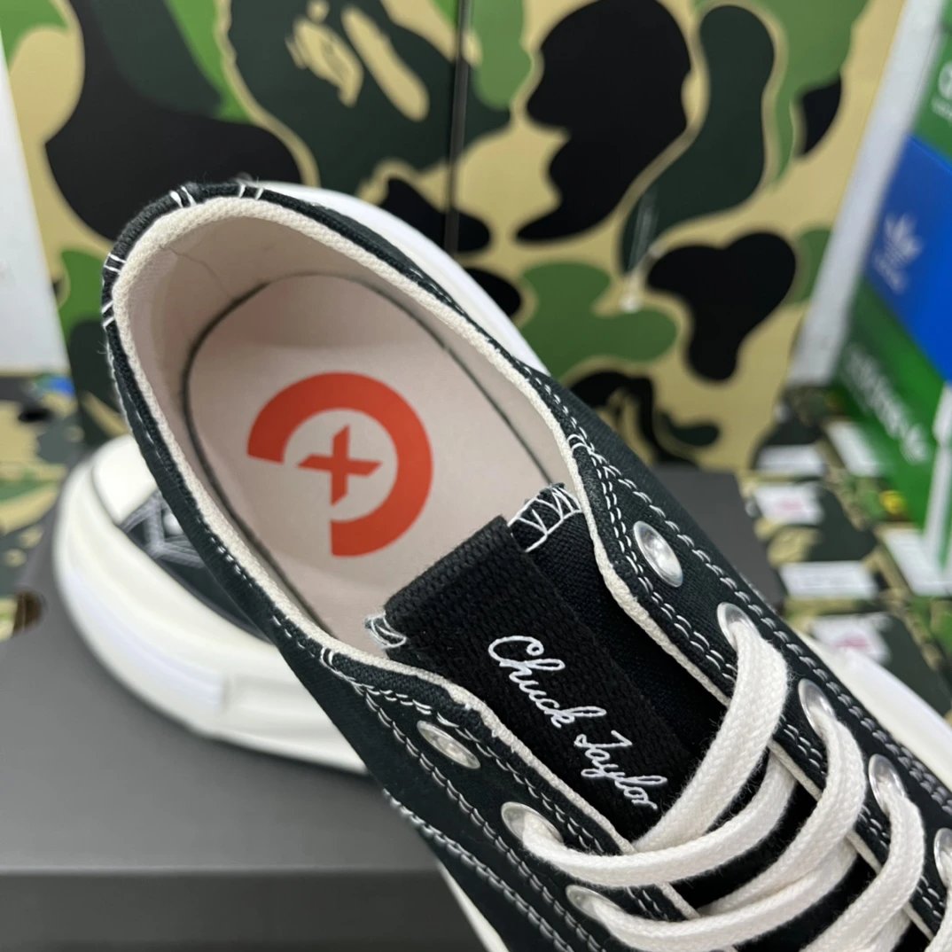 Chunky Canvas Low Sneakers Ivory Black - Gallery Image 8 - Detailed View