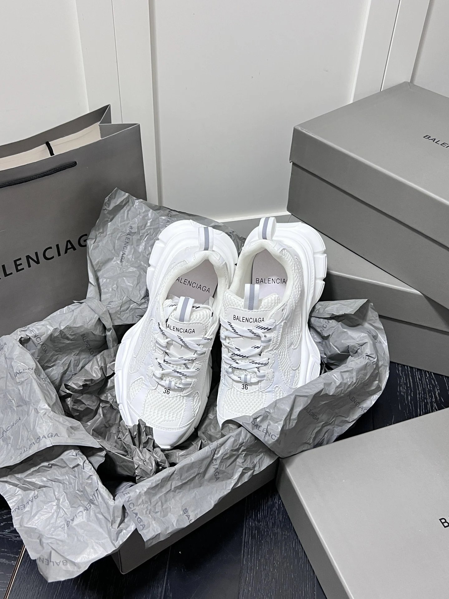 Chunky Dad Sneakers Leather Mesh Retro Sport Shoes Ivory - Gallery Image 9 - Detailed View