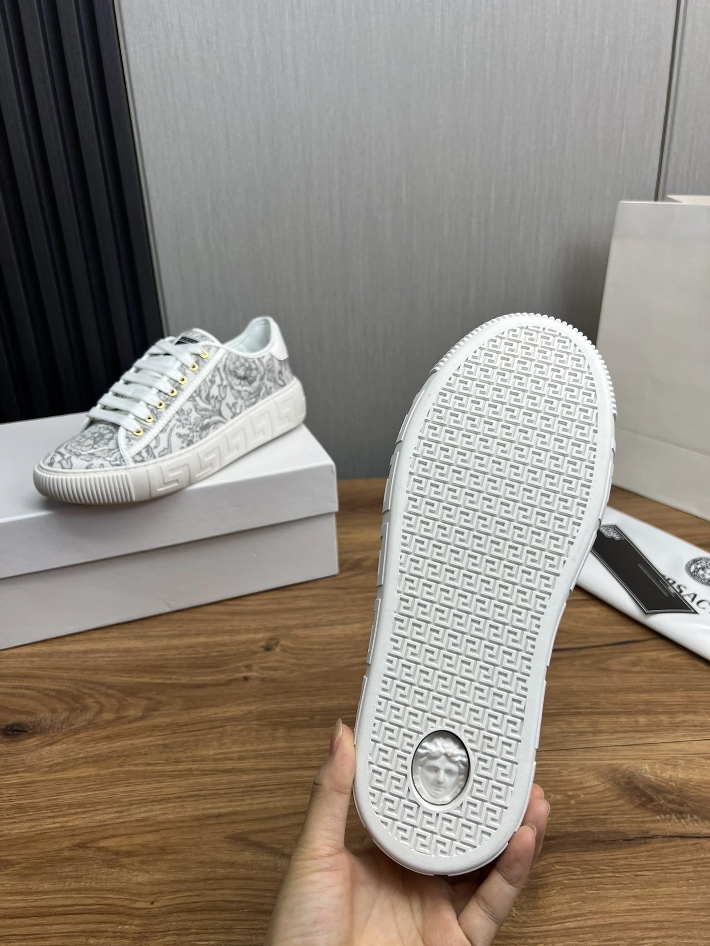 Luxury Leather Low-Top Sneakers Ivory - Gallery Image 9 - Detailed View