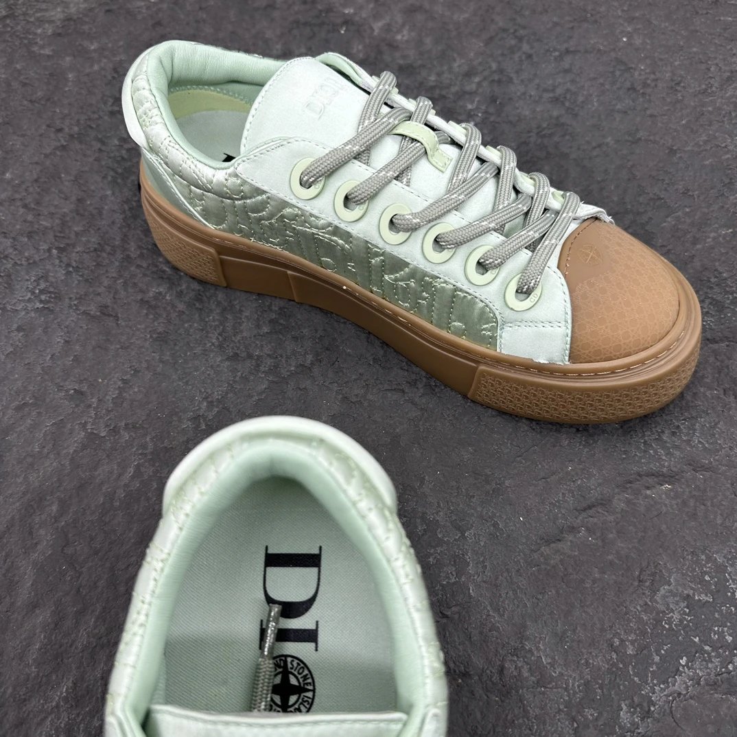Limited Edition Sneakers Sage Green - Gallery Image 5 - Detailed View