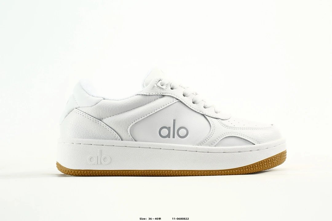 Alo Yoga Runner Sneakers Multicolor - Gallery Image 1 - Detailed View