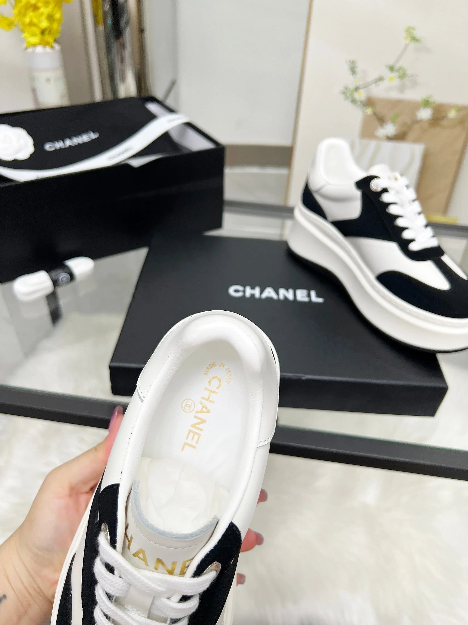 Chanel 25C Sneakers Black - Gallery Image 9 - Detailed View