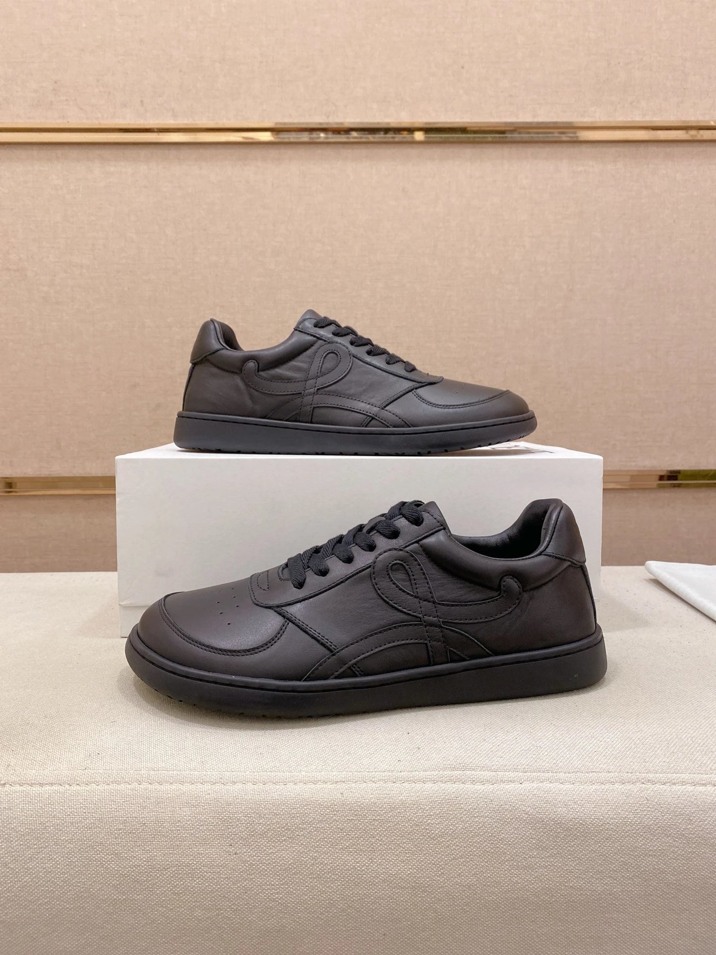 Loewe Leather Sneakers Black - Gallery Image 7 - Detailed View