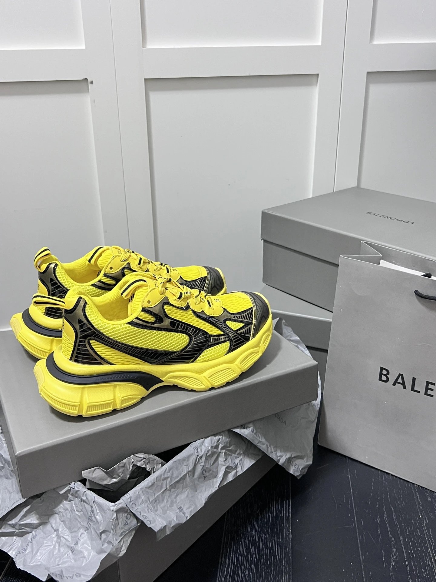 Retro Chunky Mesh Dad Sneakers with Tire Sole Neon Yellow - Gallery Image 6 - Detailed View