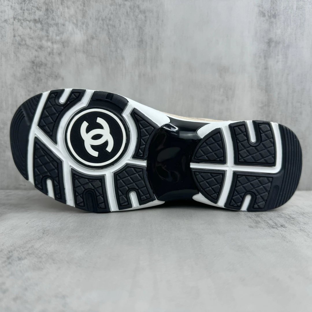 24SS Leather Chunky Sneakers Panda Style in Nude Beige - Gallery Image 8 - Detailed View