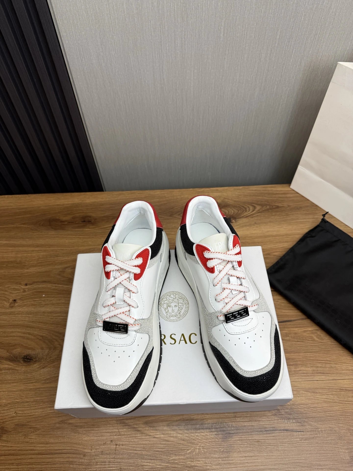 Luxury Leather Sneakers Monochrome Rouge - Gallery Image 2 - Detailed View