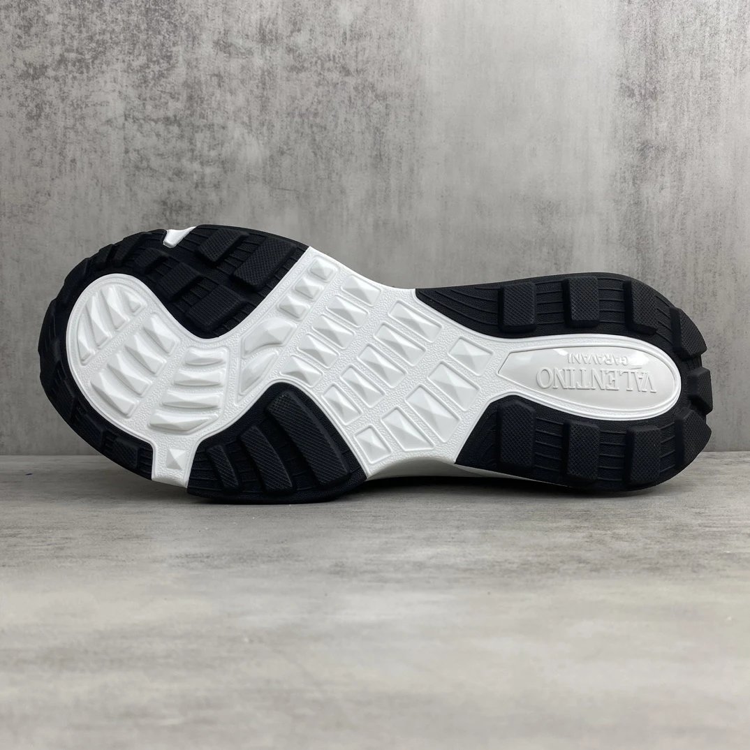 Chunky Mesh Sneakers True Act Olive Black - Gallery Image 8 - Detailed View