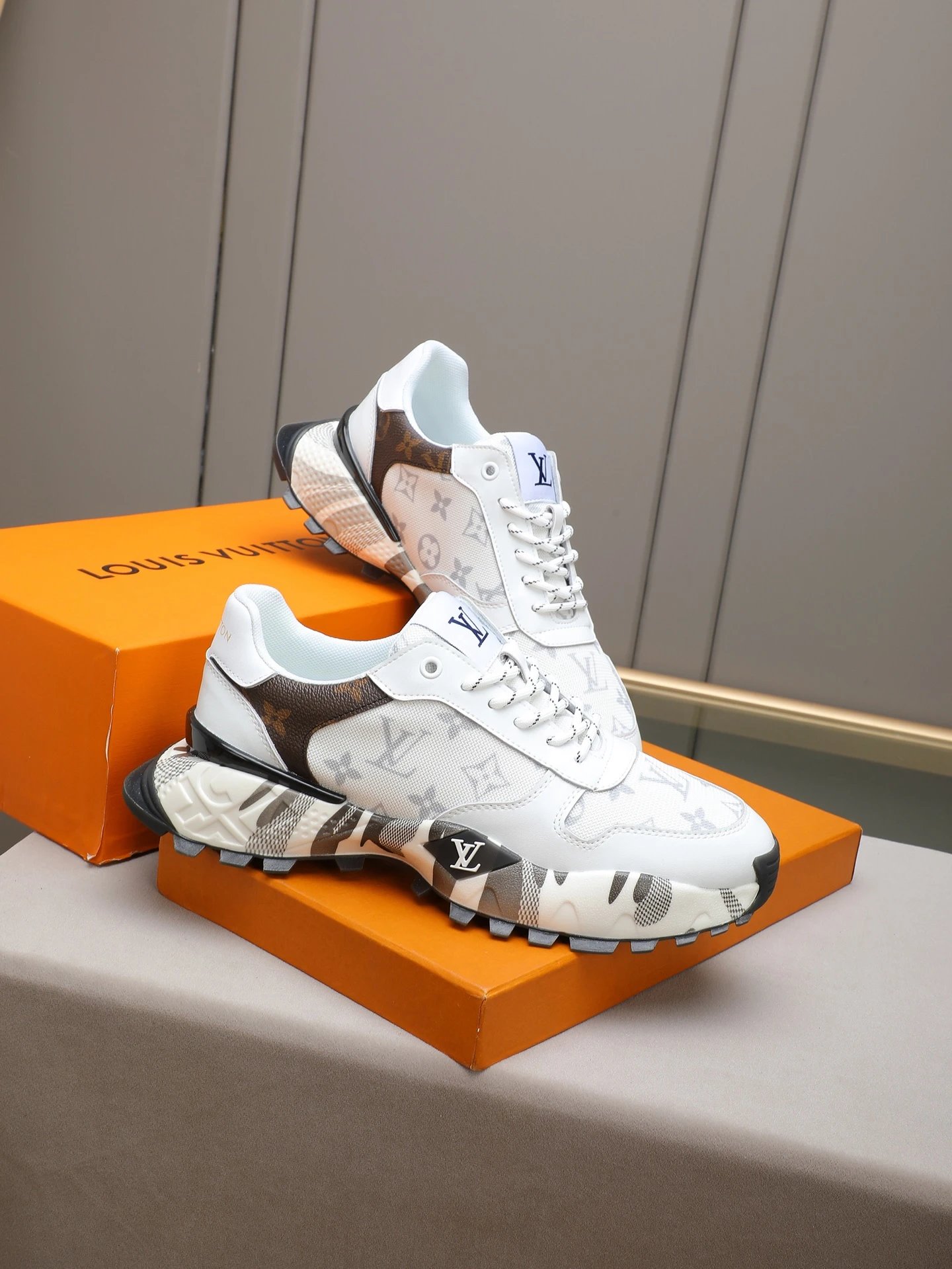 Breathable Calfskin Mesh Sneakers Ivory - Gallery Image 4 - Detailed View