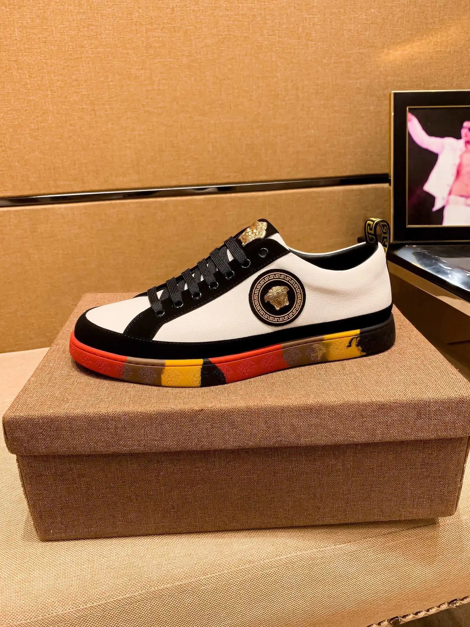 Luxury Leather Sneakers Tricolor - Gallery Image 5 - Detailed View