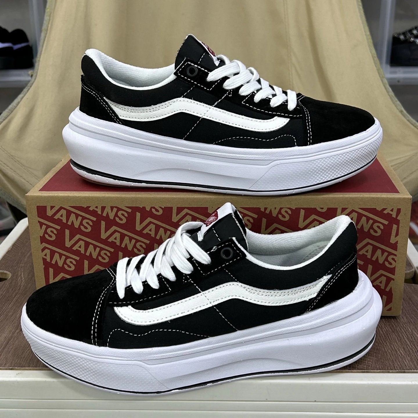 Old Skool Low Top Skate Shoes Ebony White - Gallery Image 9 - Detailed View