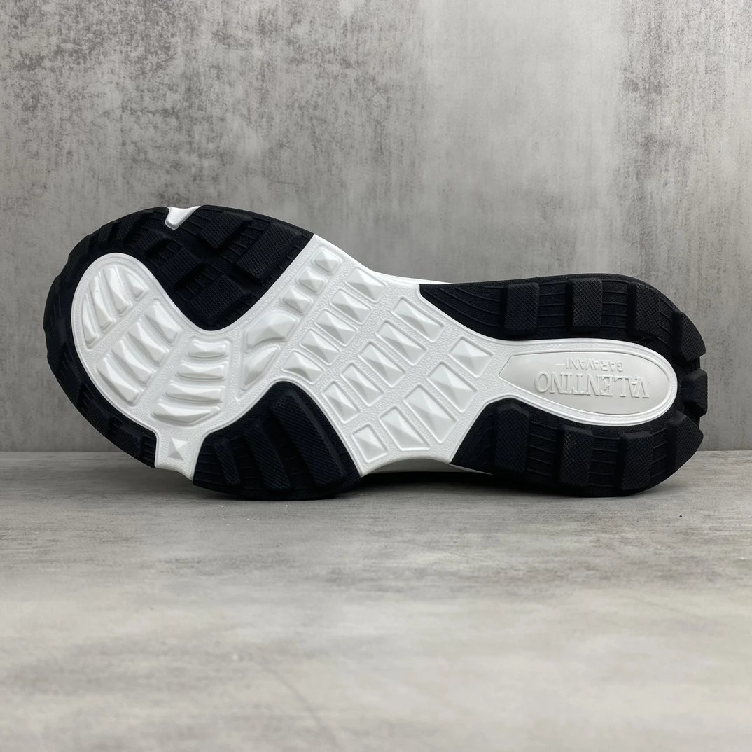 Chunky Leather Platform Sneakers Noir - Gallery Image 8 - Detailed View