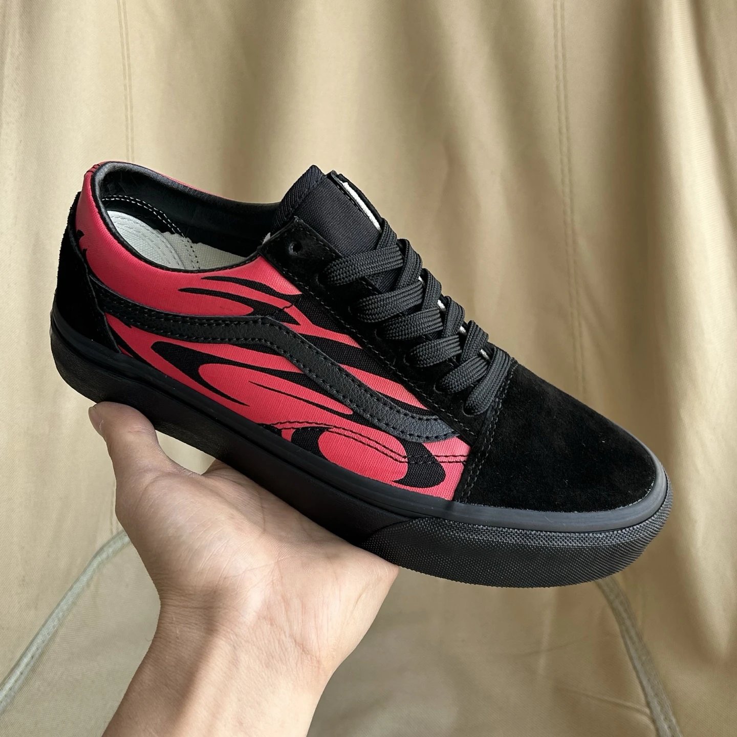 Low Top Skate Shoes Flame Black Crimson - Gallery Image 7 - Detailed View
