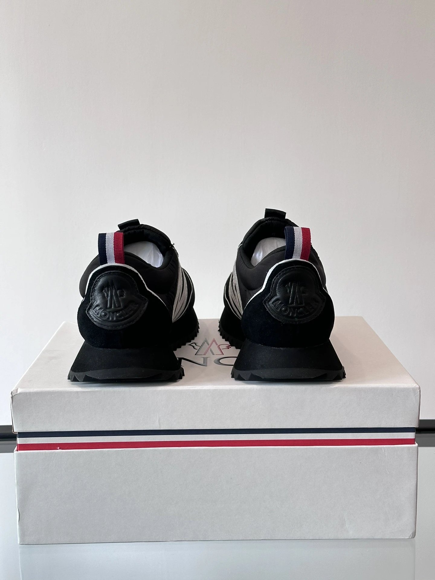 Moncler Pacey Sneakers Black White - Gallery Image 8 - Detailed View