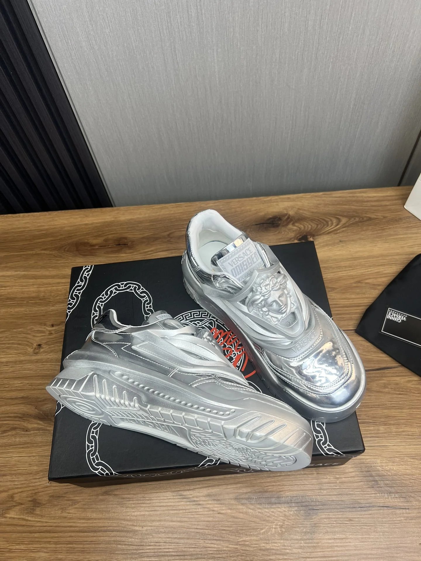 Luxury Leather Low Top Sneakers Metallic Silver - Gallery Image 6 - Detailed View