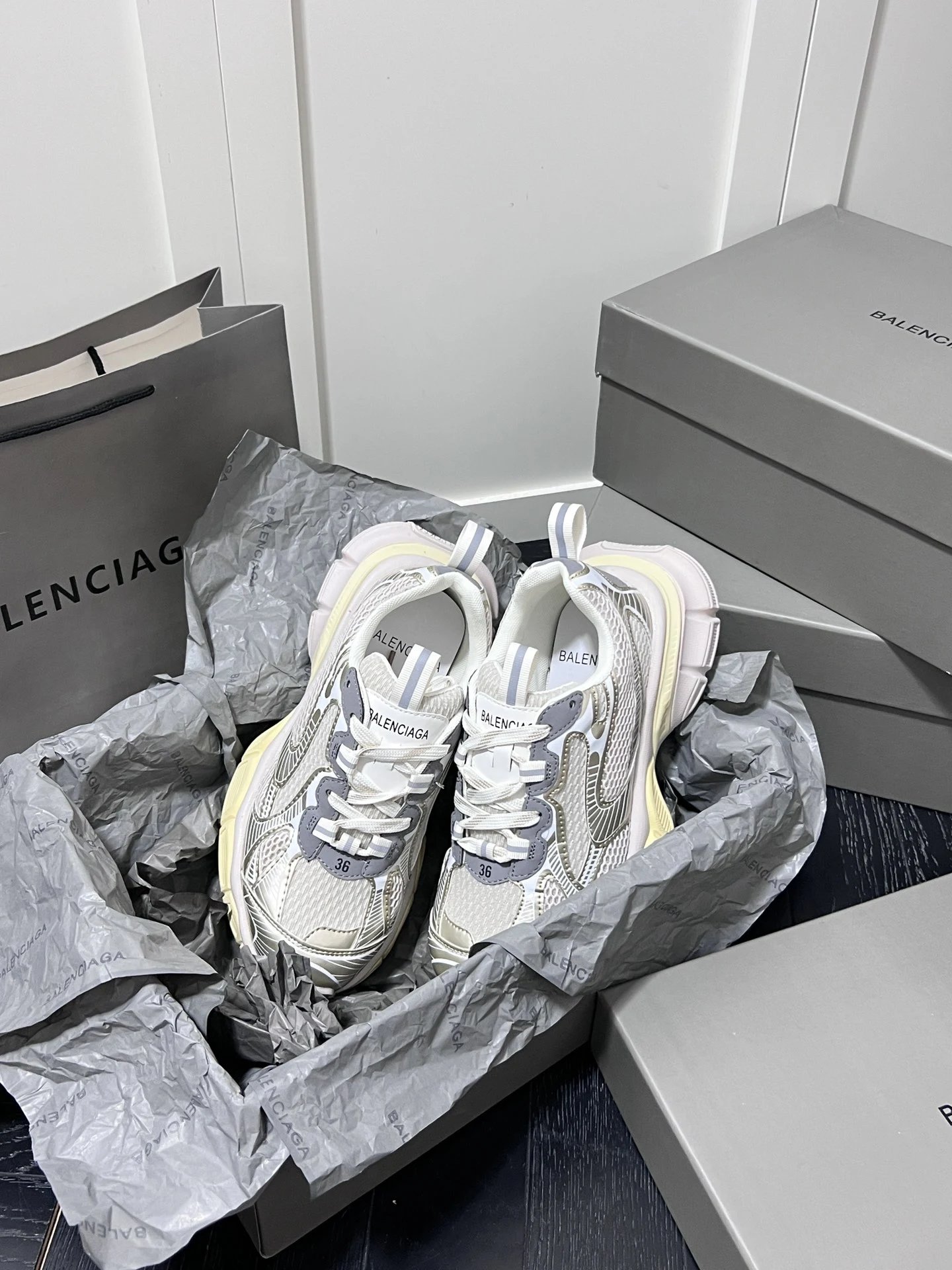 Vintage Dad Sneakers Mesh Leather Chunky Sole Cream - Gallery Image 9 - Detailed View