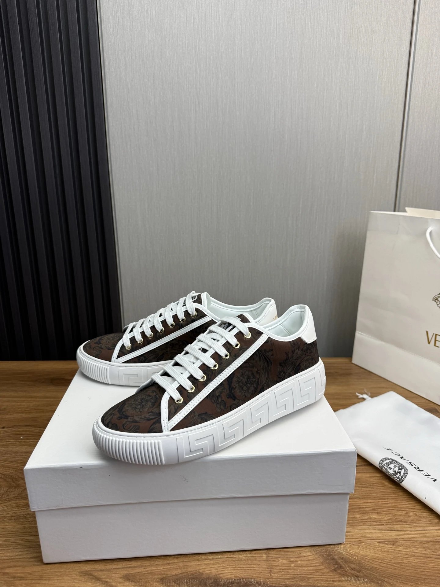 Luxury Leather Couple Sneakers Chestnut Brown - Gallery Image 4 - Detailed View