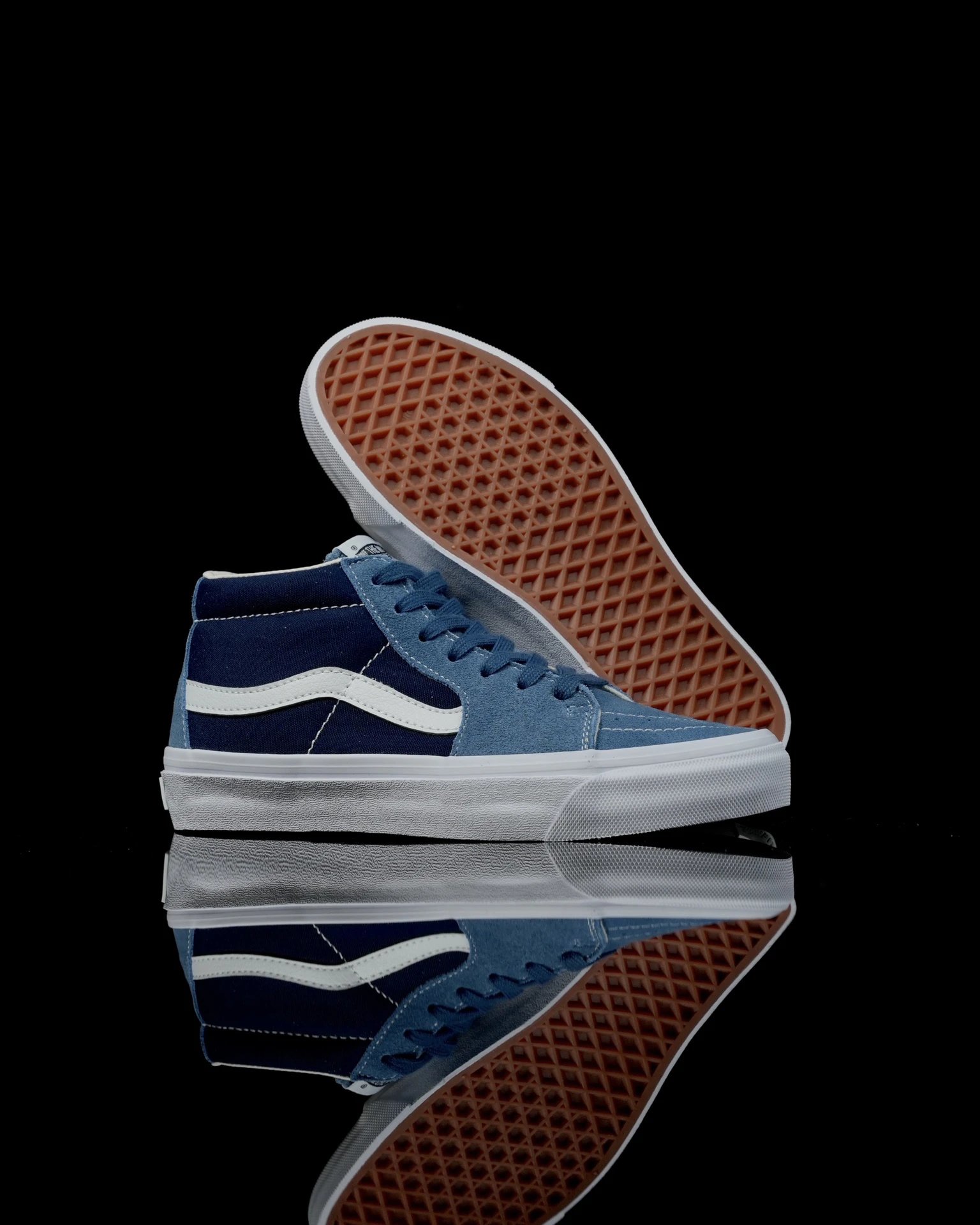 Unisex Suede Skate Sneakers Navy Blue - Gallery Image 5 - Detailed View