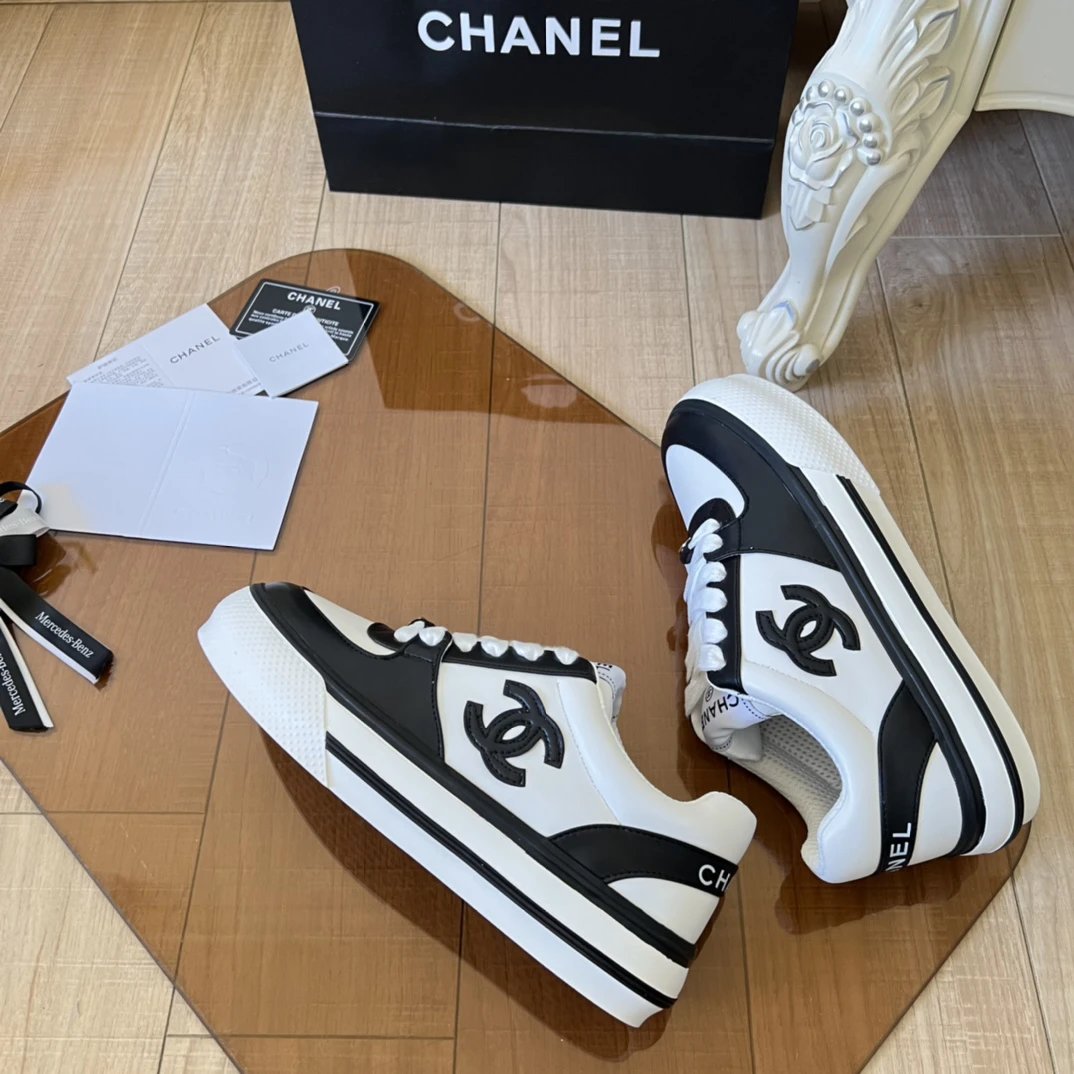 Chanel Black White Sneakers - Gallery Image 7 - Detailed View