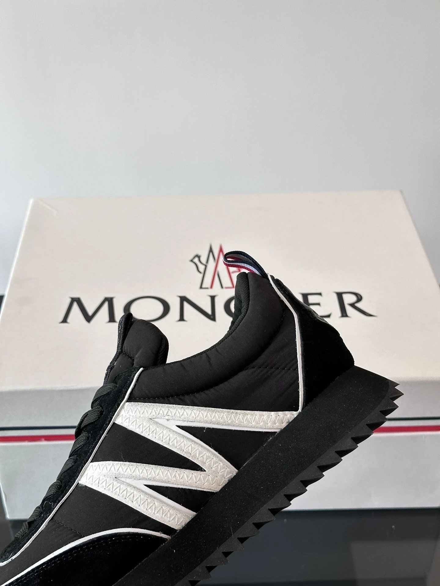 Moncler Pacey Sneakers Black White - Gallery Image 7 - Detailed View