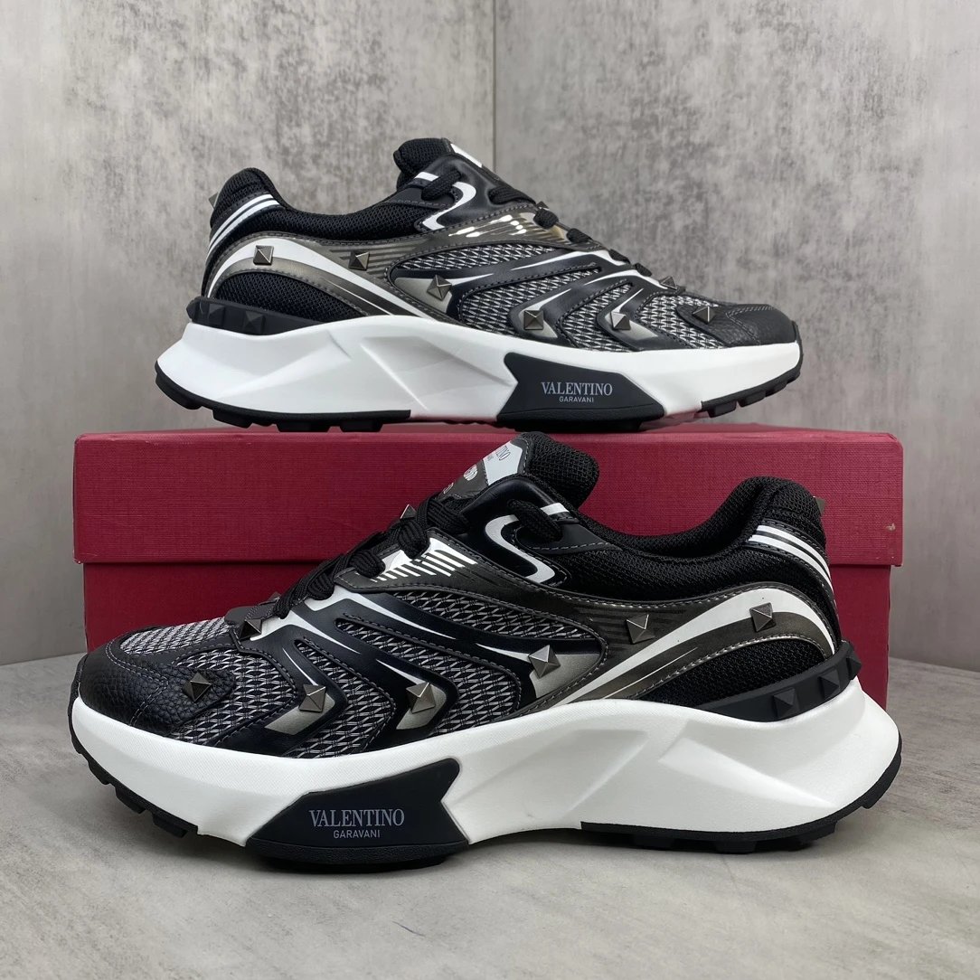 Chunky Leather Platform Sneakers Noir - Gallery Image 9 - Detailed View