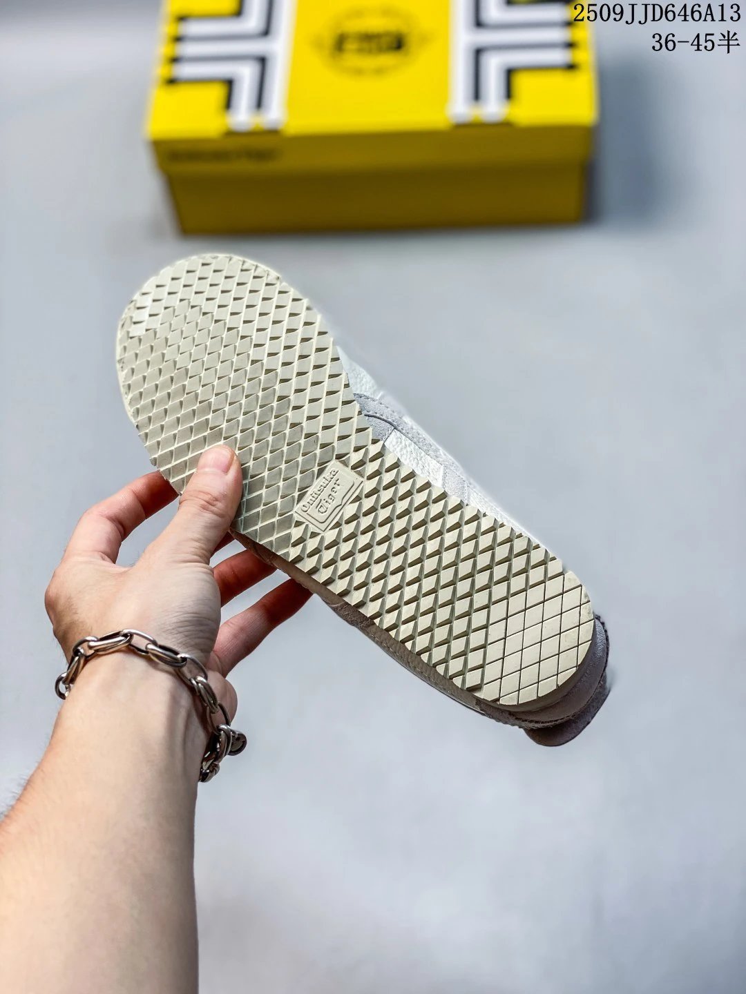 Onitsuka Tiger MEXICO 66 Slip-On Sneakers Beige - Gallery Image 5 - Detailed View