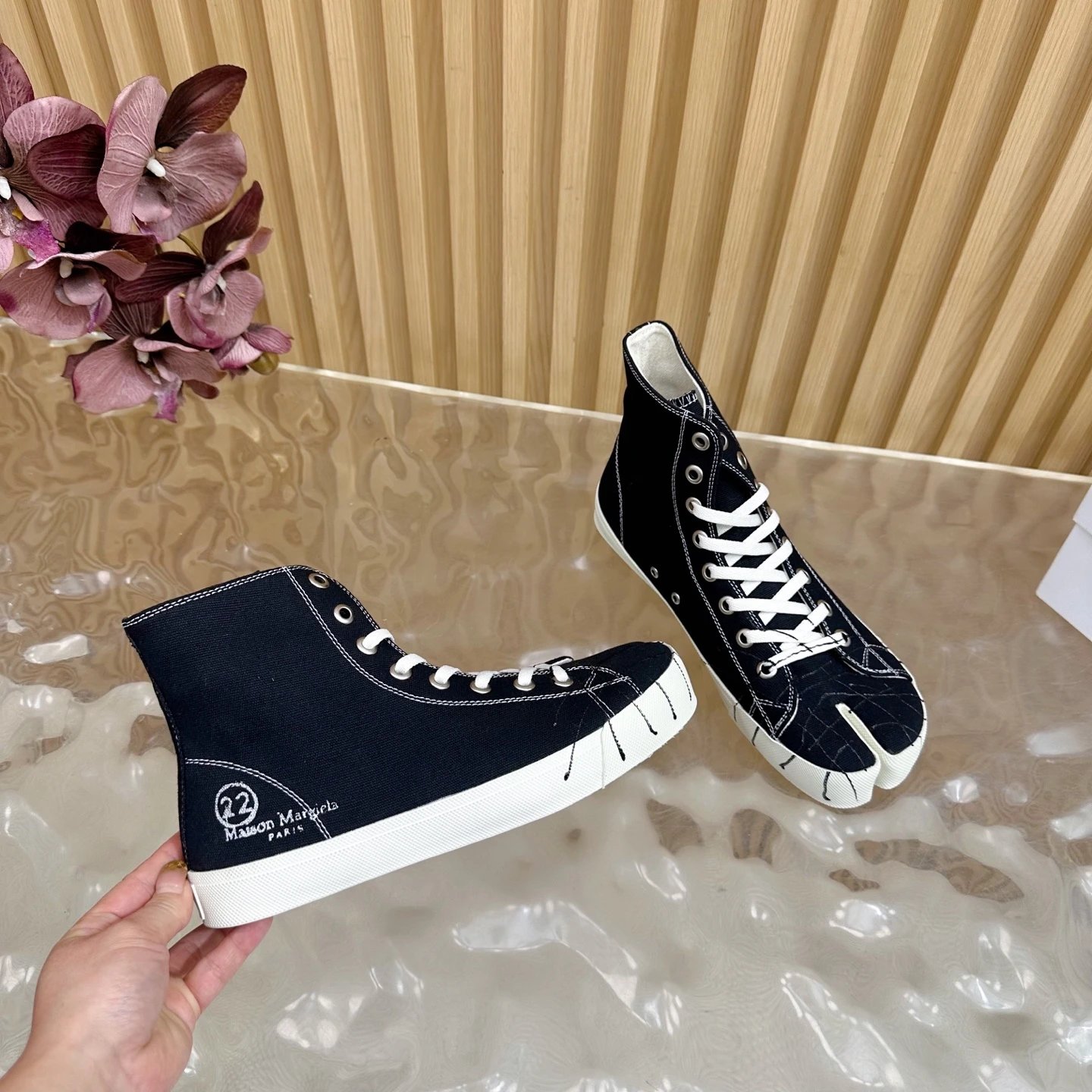 Maison Margiela MM6 Tabi Graffiti Canvas High Sneakers Black - Gallery Image 7 - Detailed View