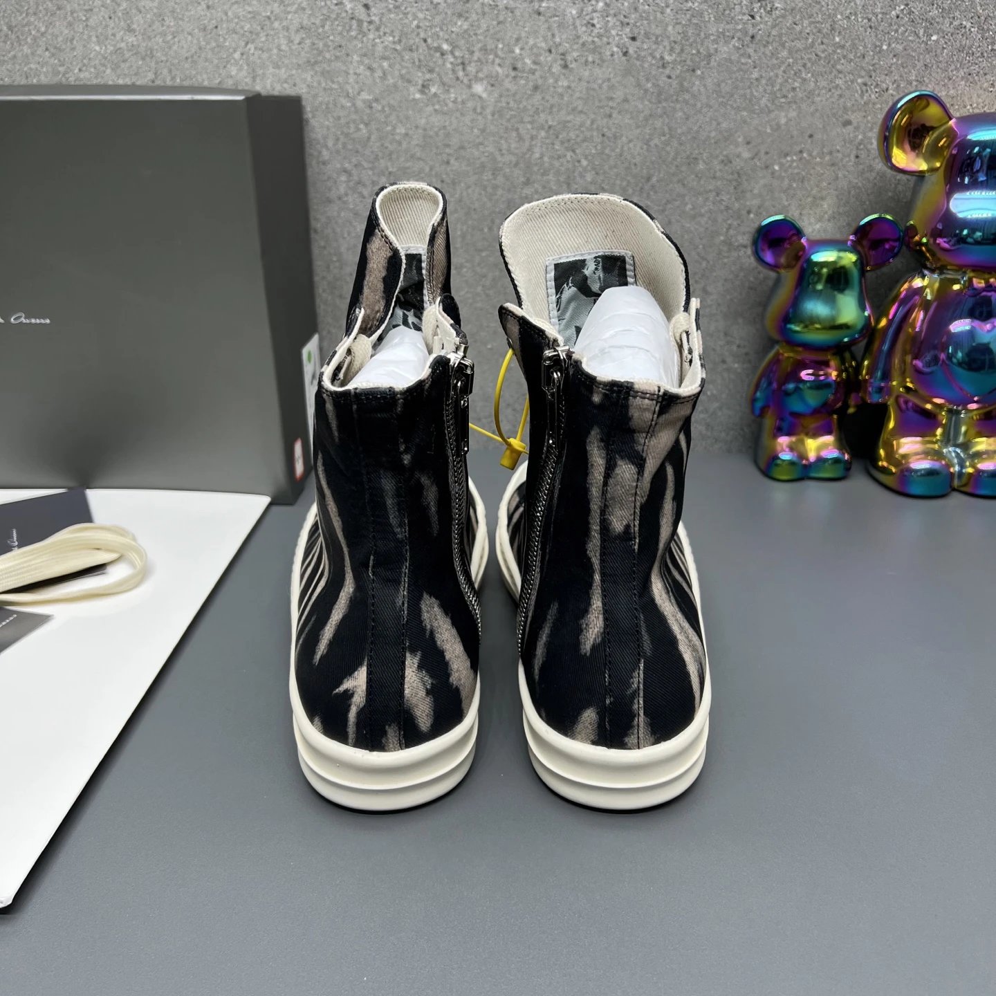 Rick Owens Casual High-Top Sneakers Zebra  - Gallery Image 8 - Detailed View