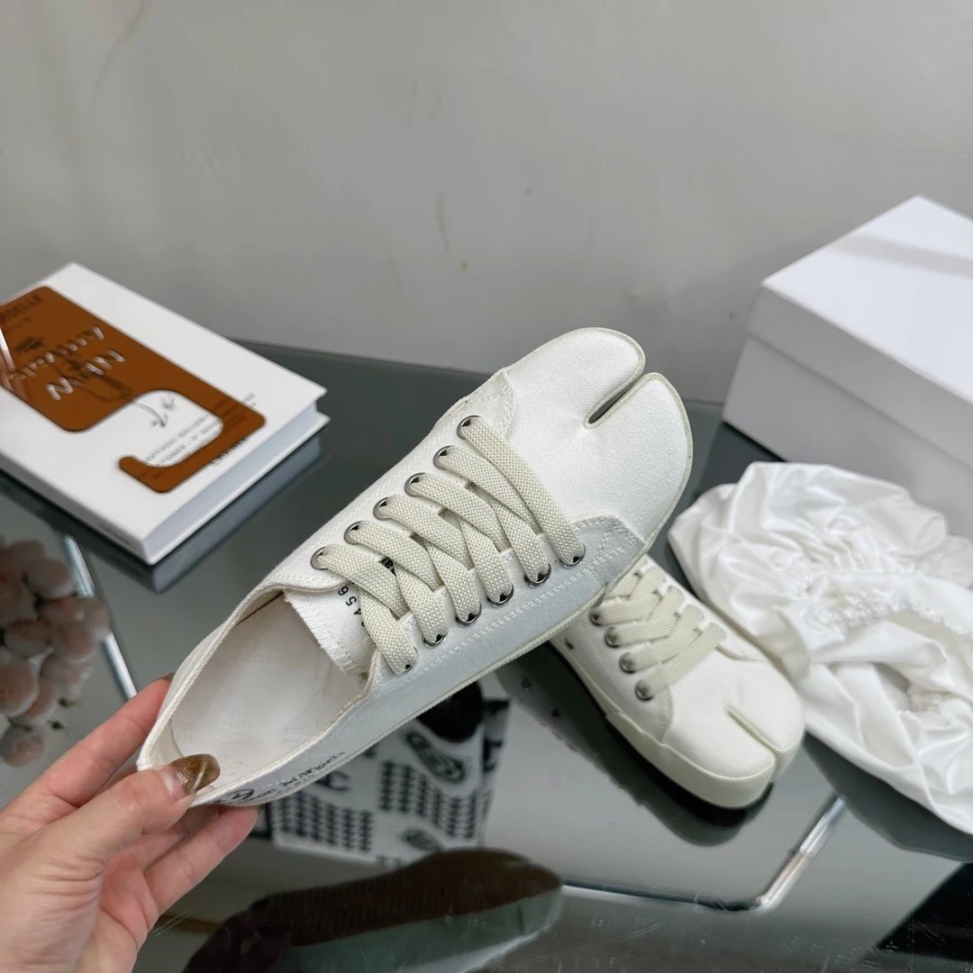 Maison Margiela MM6 Tabi Canvas Sneakers White - Gallery Image 5 - Detailed View
