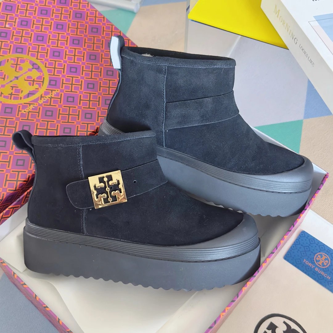 Women's Shearling Leather Platform Snow Boots Onyx Black - Gallery Image 5 - Detailed View