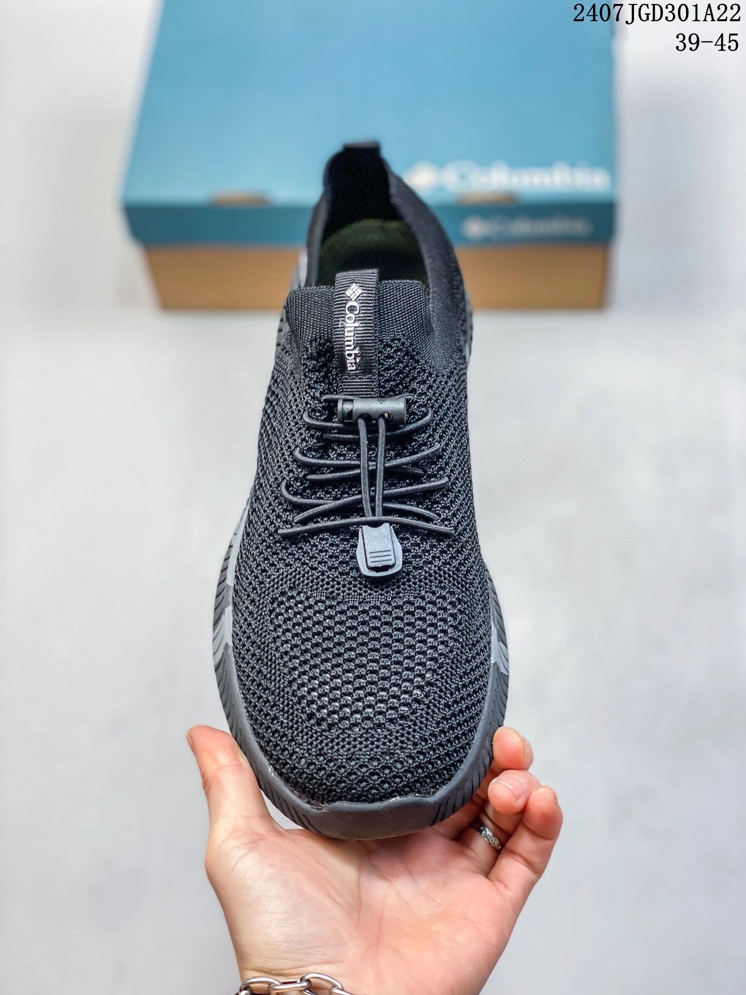 Summer Mesh Hiking Sneakers Obsidian Black - Gallery Image 2 - Detailed View