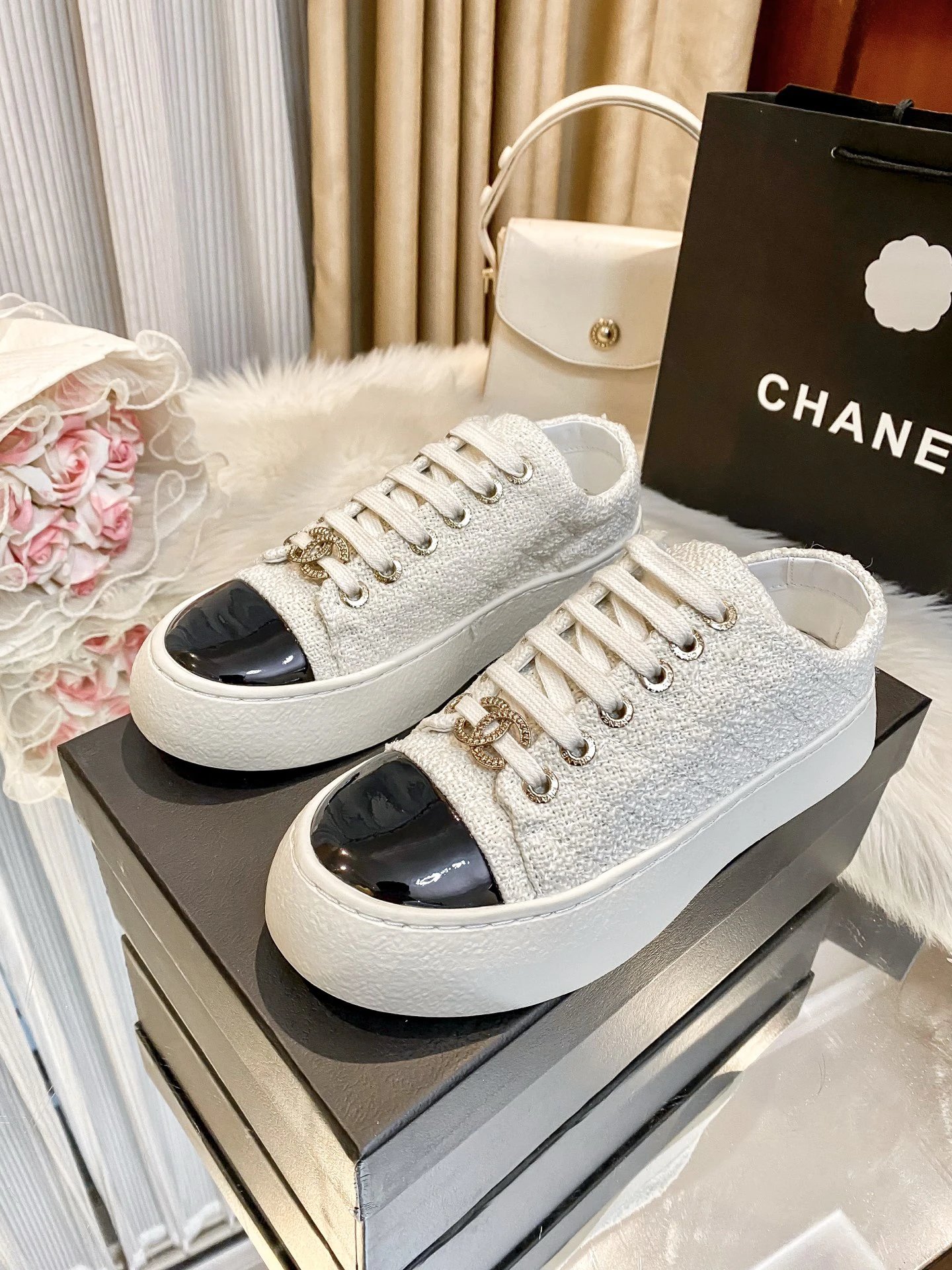 Chanel Tweed Platform Sneakers White - Gallery Image 6 - Detailed View