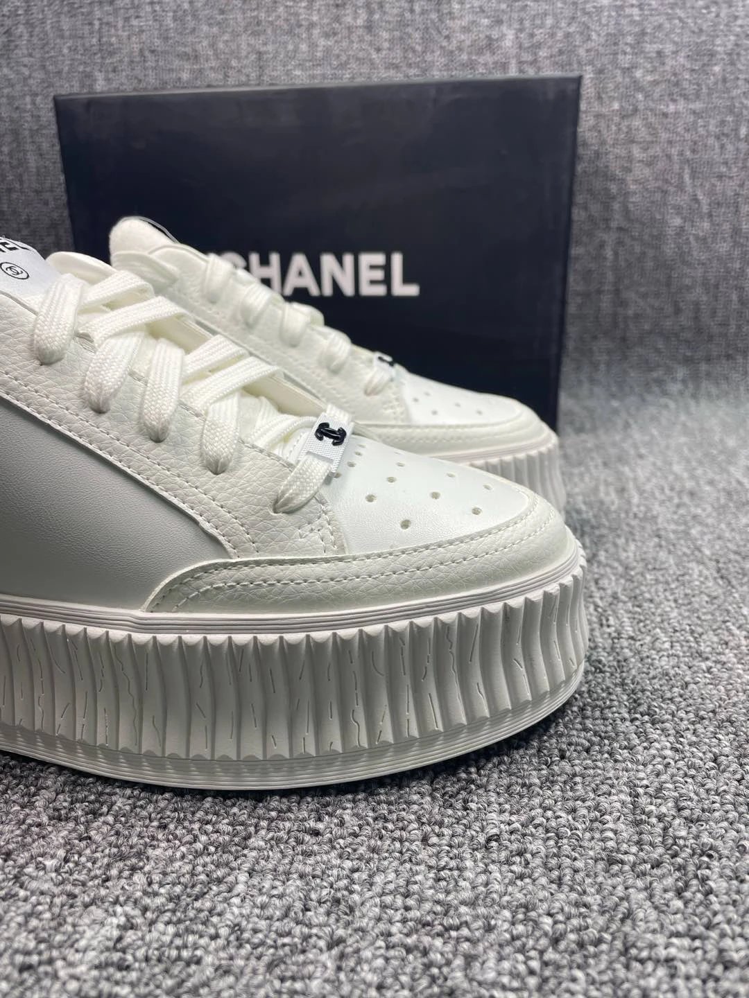 Chanel Casual Sneakers White - Gallery Image 7 - Detailed View