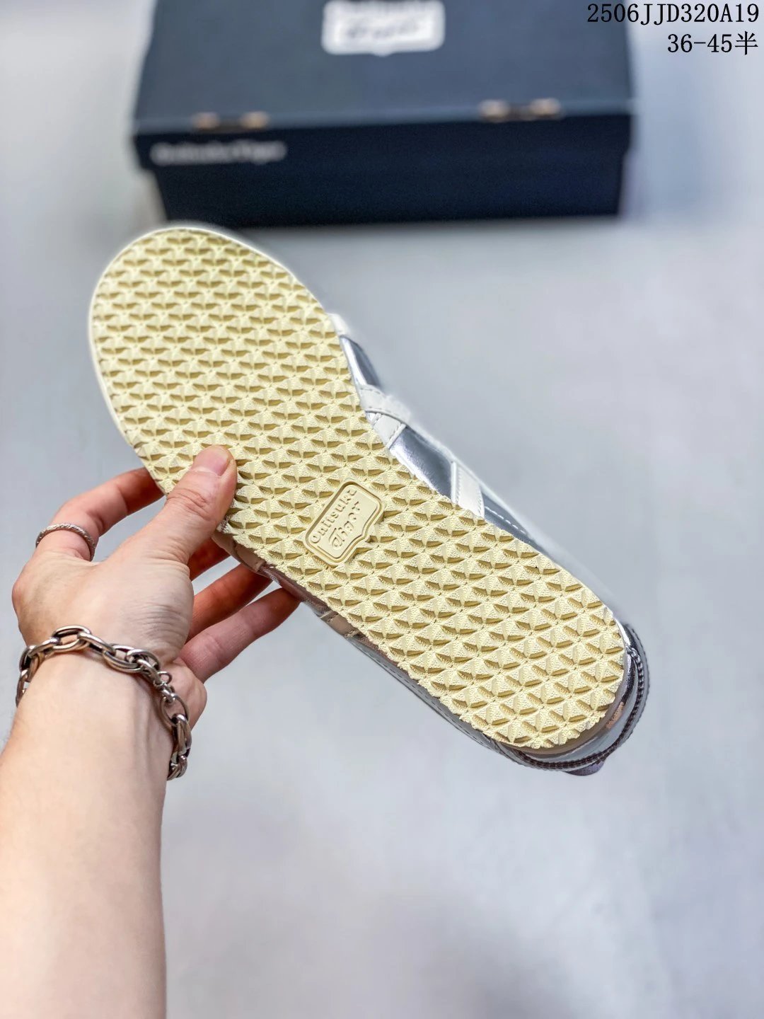 Onitsuka Tiger MEXICO 66 Slip-On Sneakers Silver Grey - Gallery Image 5 - Detailed View