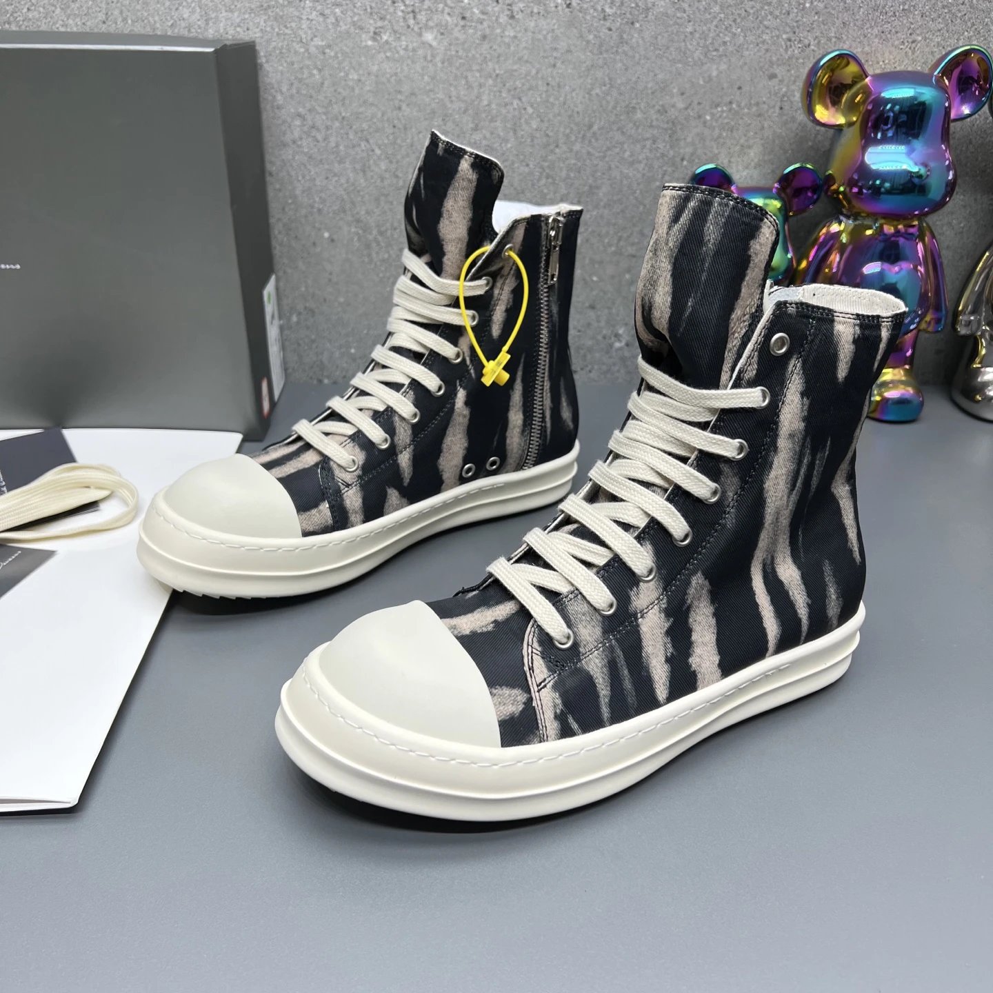 Rick Owens Casual High-Top Sneakers Zebra  - Gallery Image 2 - Detailed View