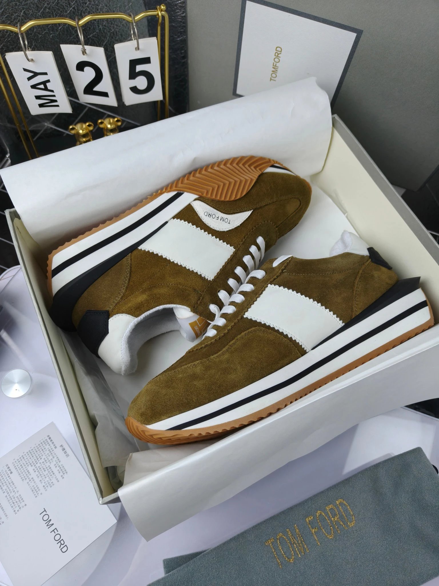Vintage Suede Leather Sneakers Ochre White - Gallery Image 8 - Detailed View