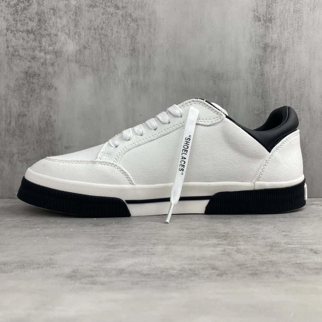 Low Vulcanized Canvas Sneakers Leather Lining Ivory Black - Gallery Image 7 - Detailed View