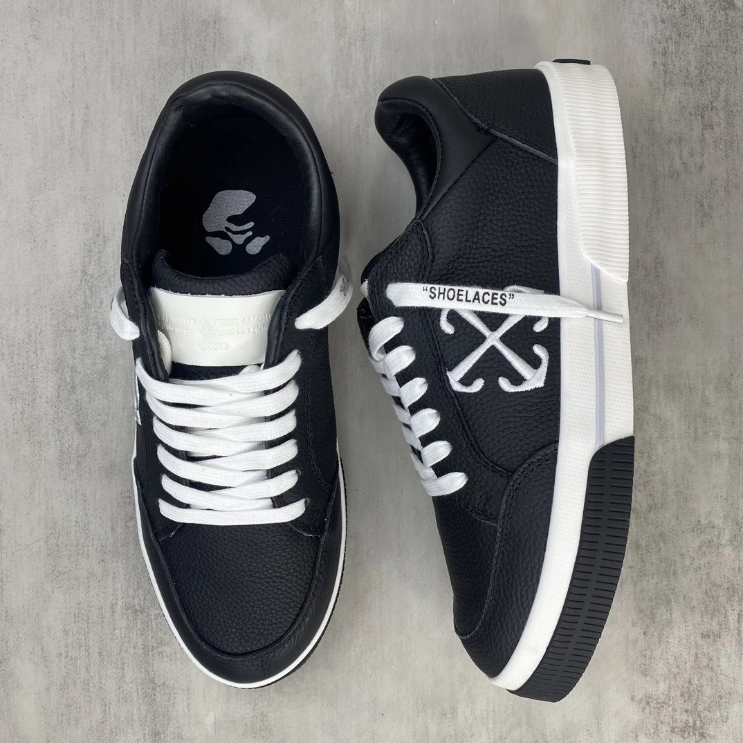 Low Vulcanized Canvas Sneakers Leather Lining Ebony Black - Gallery Image 3 - Detailed View