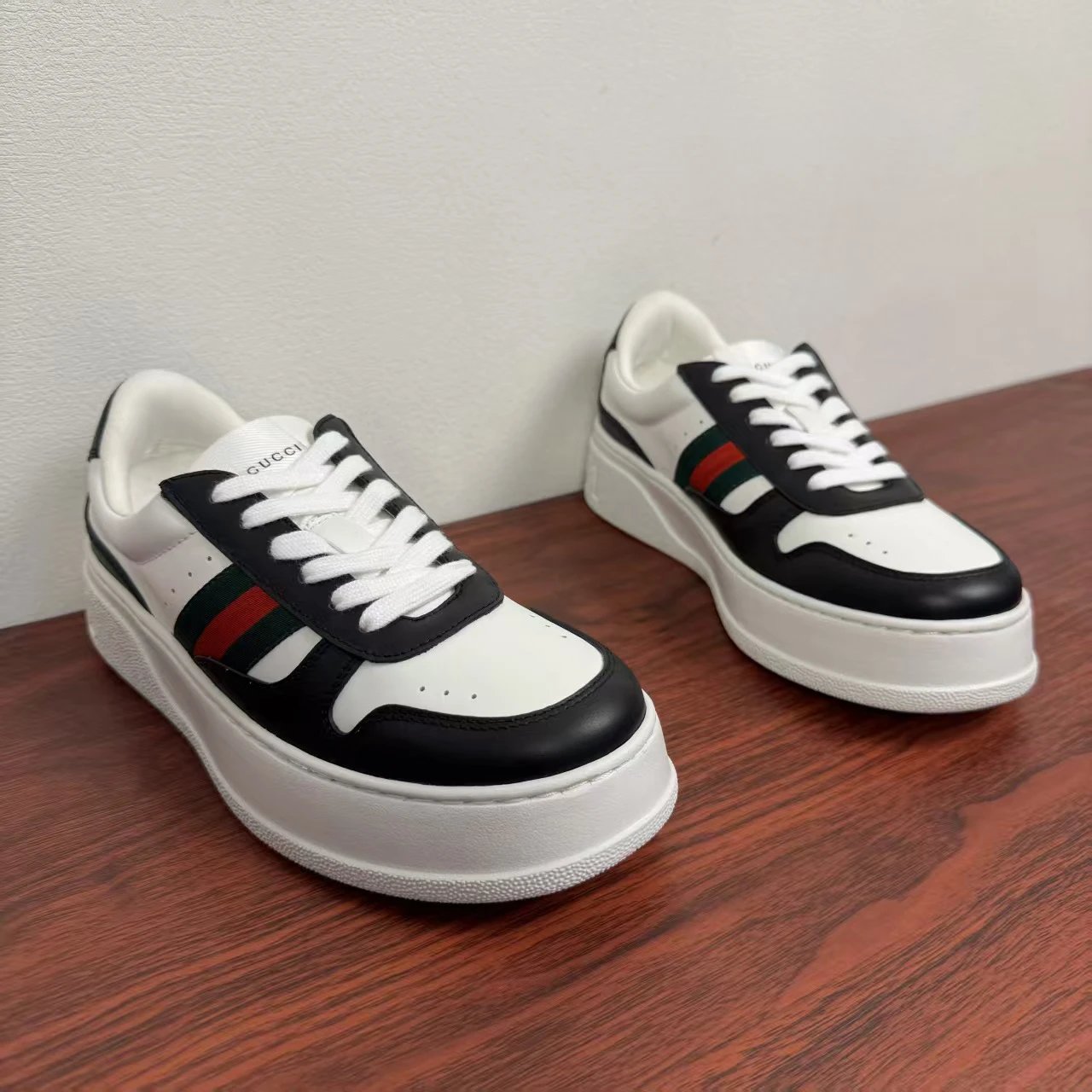 Gucci Men's Platform Sneakers Black White - Gallery Image 2 - Detailed View