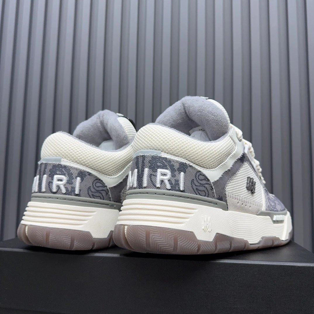 Unisex Low Top Canvas Sneakers Street Style Ivory Grey - Gallery Image 5 - Detailed View