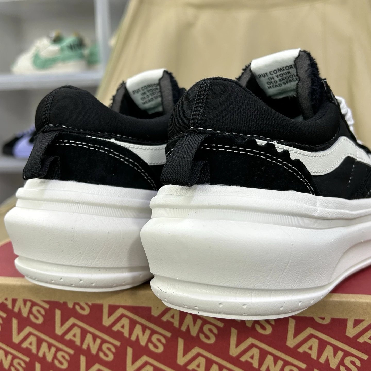 Old Skool Overt Comfycush Low Sneakers Ebony Ivory - Gallery Image 6 - Detailed View